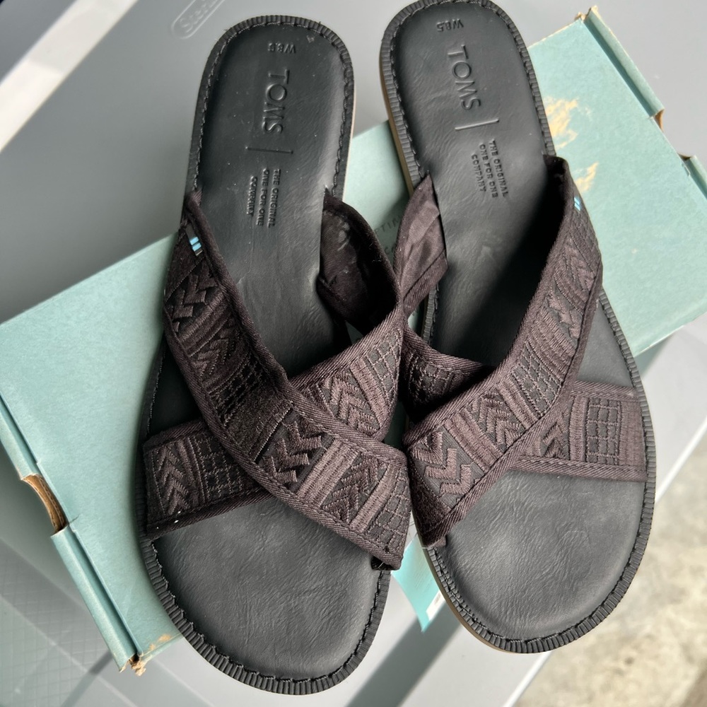 Toms sandals
